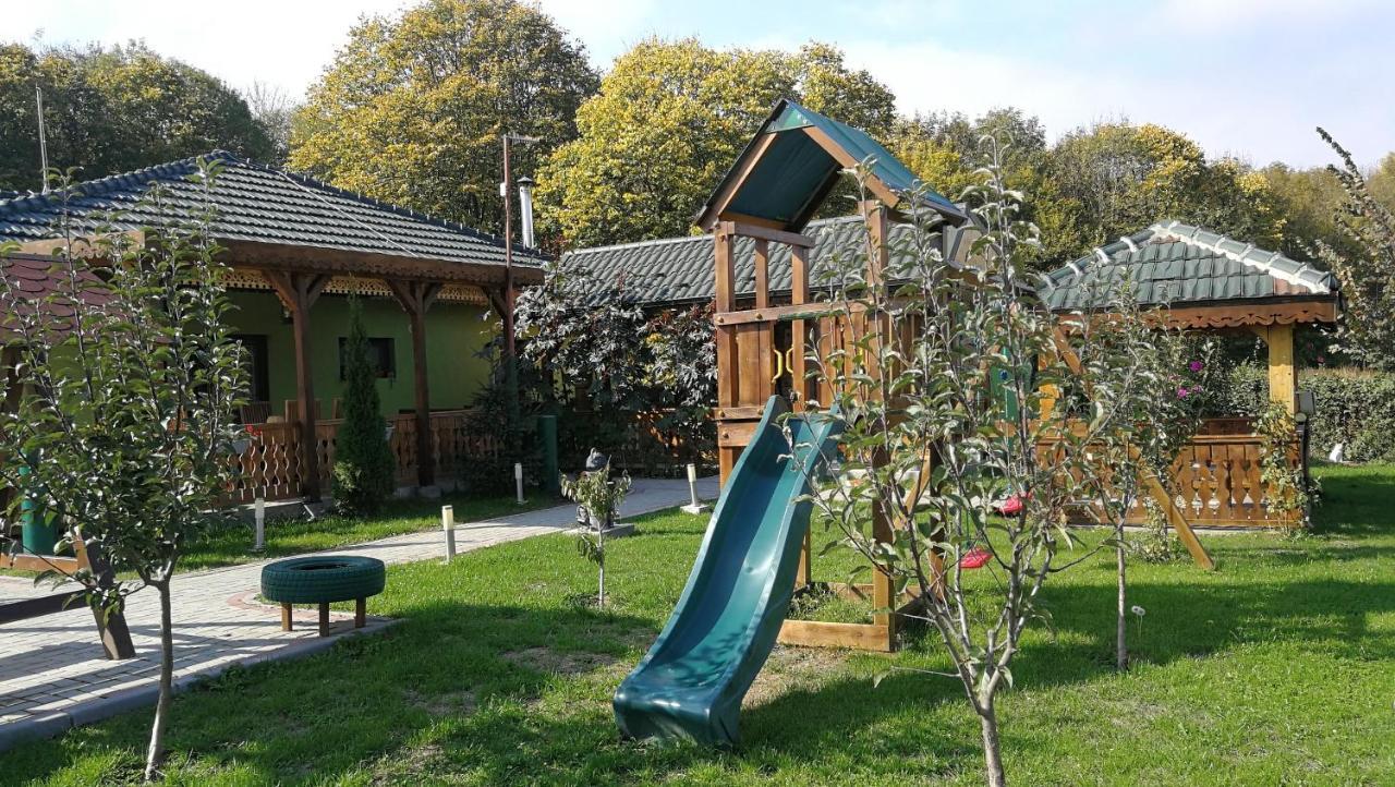 Agropensiunea Valea Fagilor Luncavita Екстериор снимка