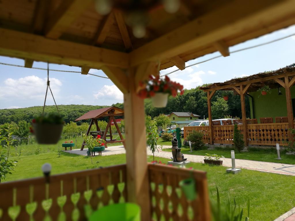 Agropensiunea Valea Fagilor Luncavita Екстериор снимка