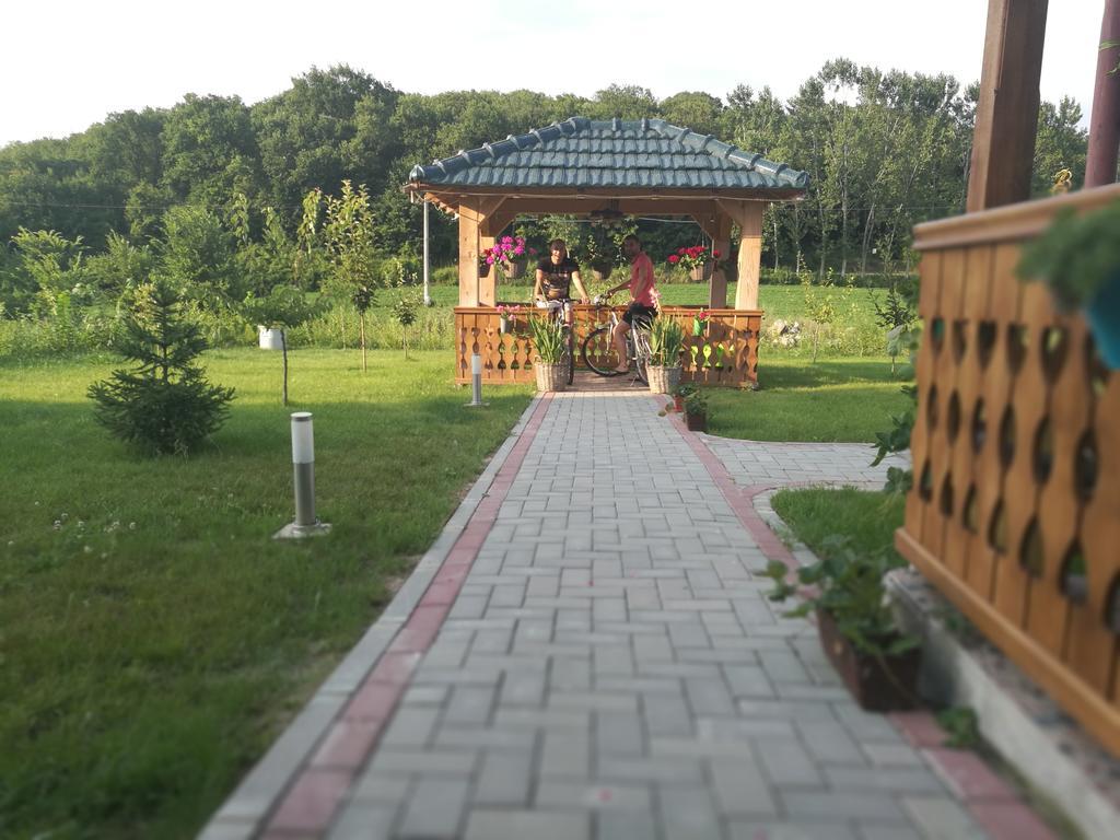 Agropensiunea Valea Fagilor Luncavita Екстериор снимка