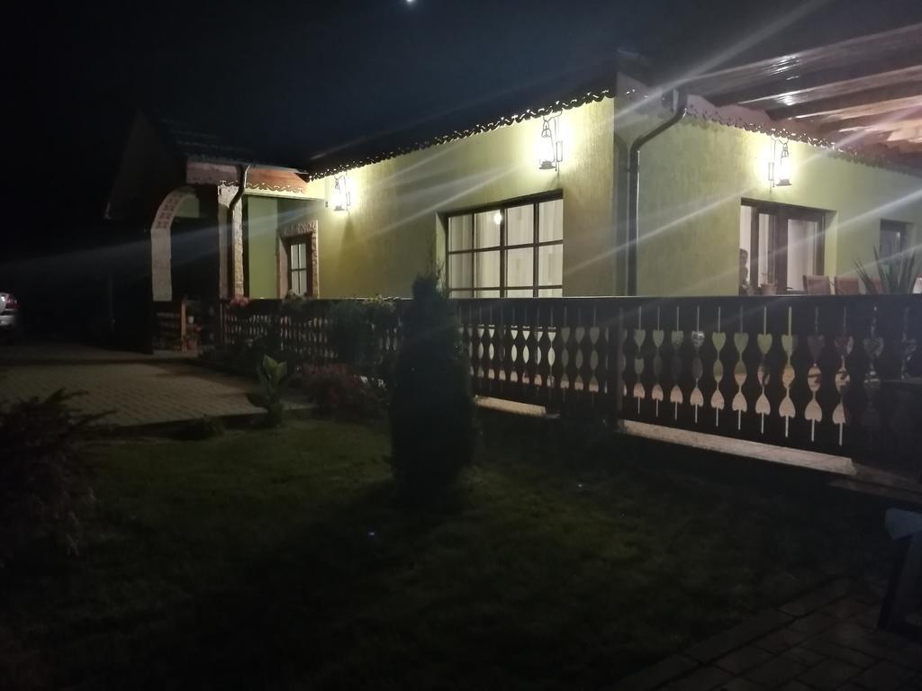 Agropensiunea Valea Fagilor Luncavita Екстериор снимка