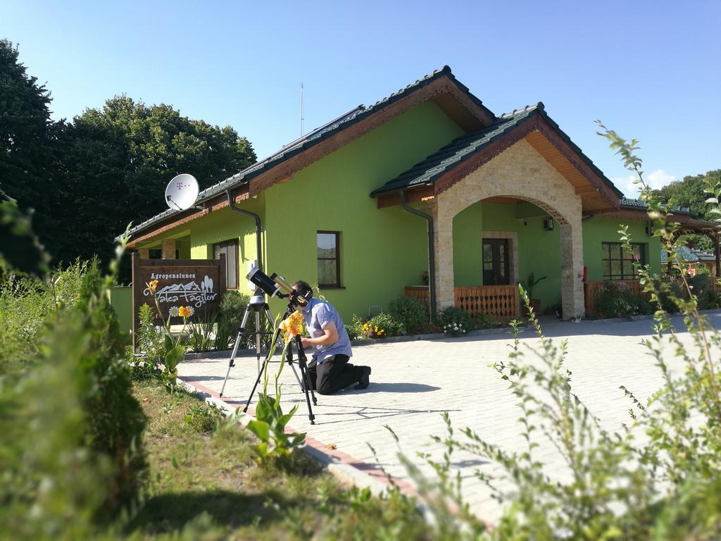 Agropensiunea Valea Fagilor Luncavita Екстериор снимка